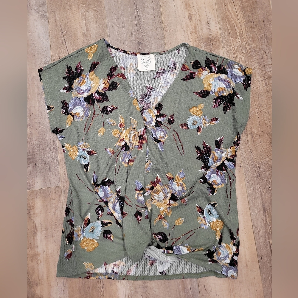 Fantastic Fawn Green floral twist front top